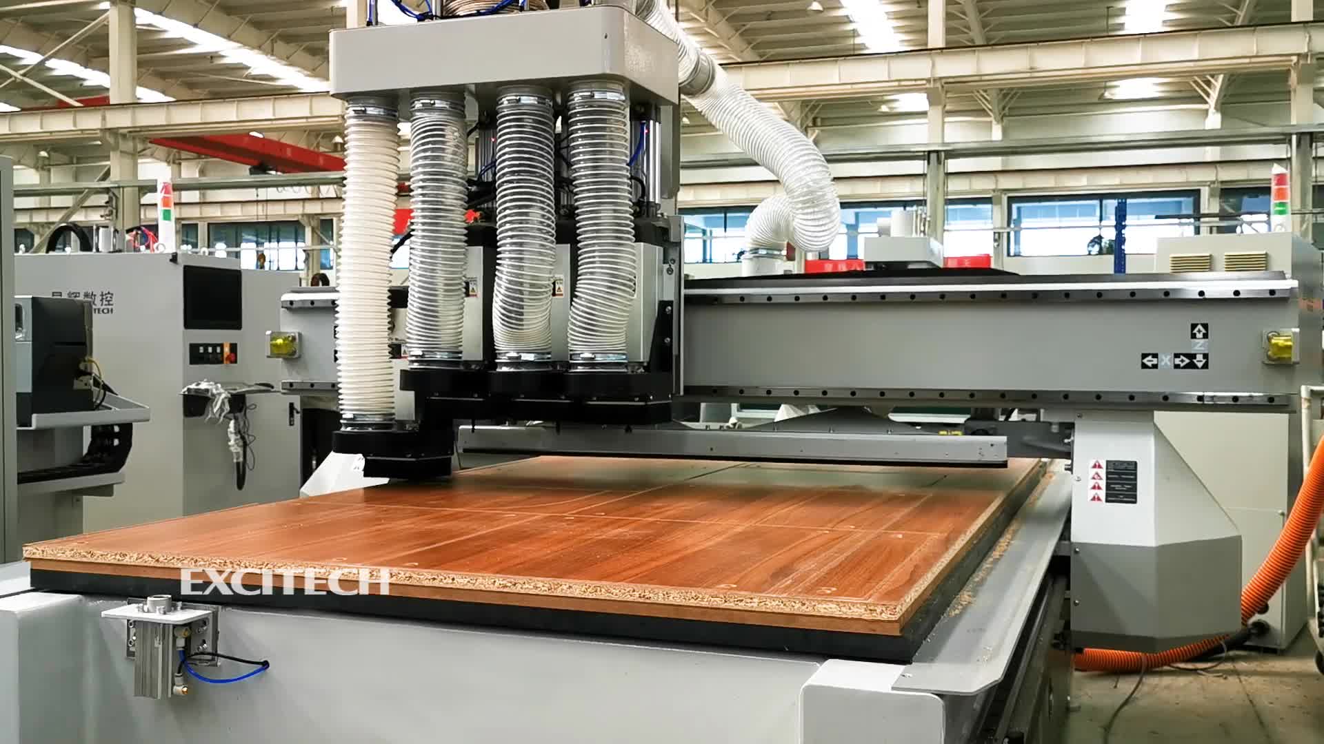 ЧАСНА ЦЕНТРА CNC Чотириверси